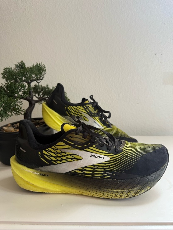 Brooks Other - Brooks Hyperion Max men size 8.5 Running Shoe - Black & Yellow